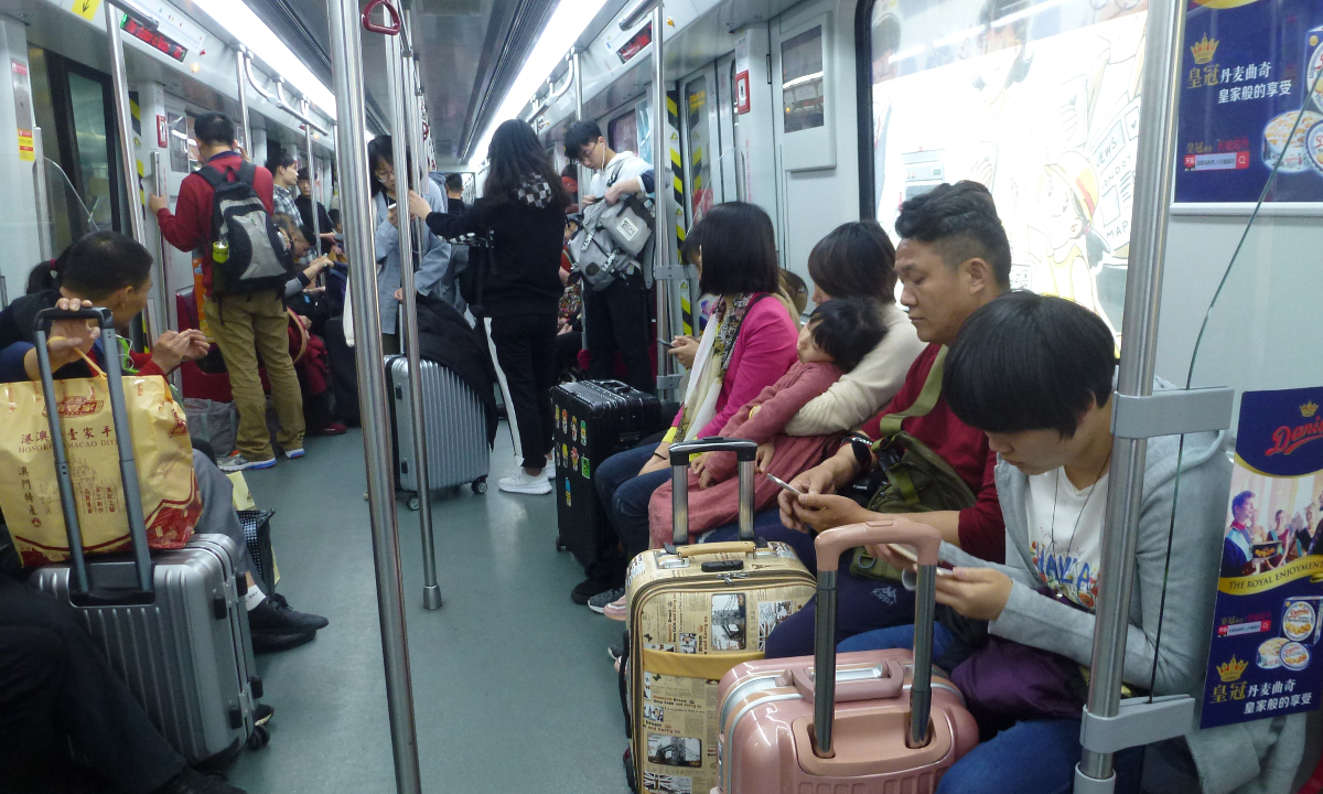 Subway passengers in Guangzhou, South China’s Guangdong Province Photo: IC