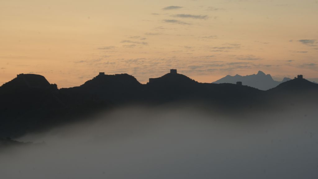This photo taken on Aug. 19, 2026 shows the clouds scenery after rainfall at the Jinshanling section of the Great Wall, Luanping County of Chengde City, north China's Hebei Province. (Photo by Zhou Wanping/Xinhua)