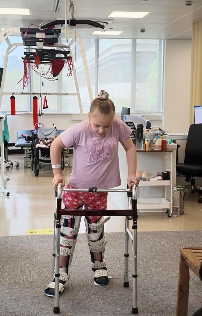 Russian girl Vera, a pseudonym, conducts rehabilitation exercises at a rehabilitation training room of the Second Affiliated Hospital, Zhejiang University School of Medicine in Hangzhou, east China's Zhejiang Province, Sept 1, 2026. (Xinhua)