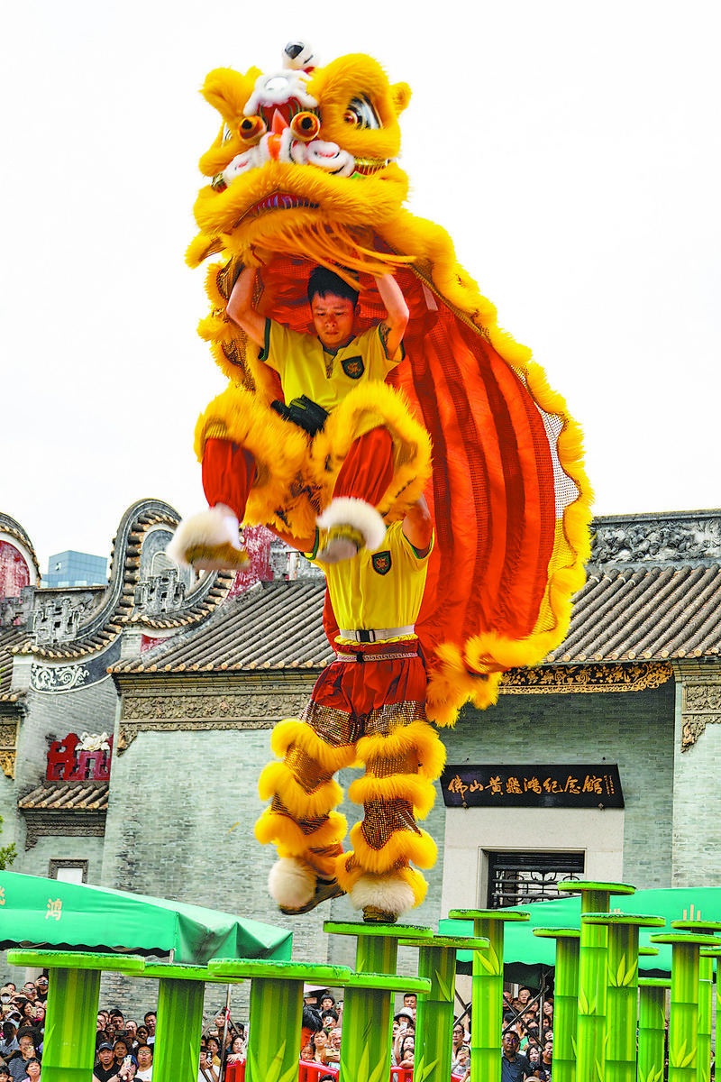 Photo shows a lion dance performance at the Ancestral Temple in Foshan, south China's Guangdong province. (Photo/Shi Jue)