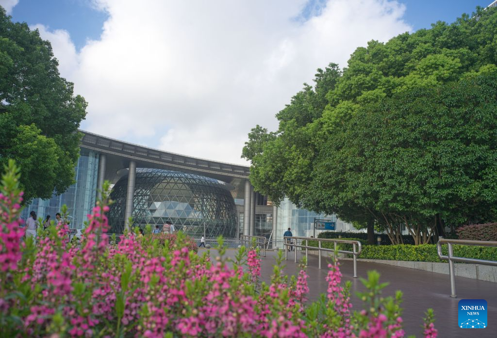 This photo taken on Aug. 18, 2026 shows an exterior view of Shanghai Science and Technology Museum in Shanghai, east China.

The number of visits to Shanghai Science and Technology Museum exceeded 100 million on Tuesday since its opening in 2001. It is a comprehensive science and technology museum complex that integrates a science and technology museum, a natural history museum, and a planetarium. (Xinhua/Fang Zhe)
