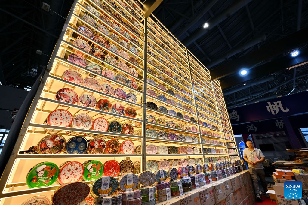 Canned cookies from Malaysia are seen at the venue of the 26th China International Fair for Investment & Trade (CIFIT) in Xiamen, southeast China's Fujian Province, Sept. 7, 2026. The 26th CIFIT is slated to be held here from Sept. 8 to 11. (Xinhua/Lin Shanchuan)