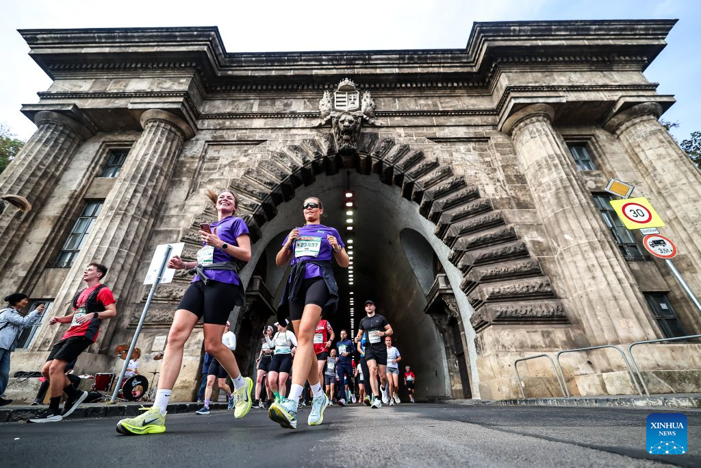 Runners compete during the 41st SPAR Budapest Marathon in Budapest, Hungary, Oct. 11, 2026. (Photo by David Balogh/Xinhua)