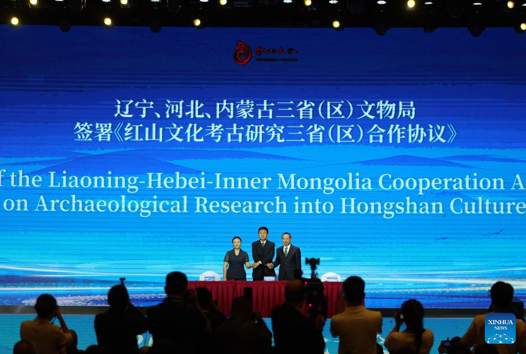 A cooperation agreement on archaeological research into Hongshan culture is signed during the 2026 Conference on Hongshan Culture in Chaoyang City, northeast China's Liaoning Province, Aug. 5, 2026. Themed on Hongshan Culture: A Dialogue Between Eras and Civilizations, the 2026 Conference on Hongshan Culture kicked off here on Wednesday. (Xinhua/Li Gang)