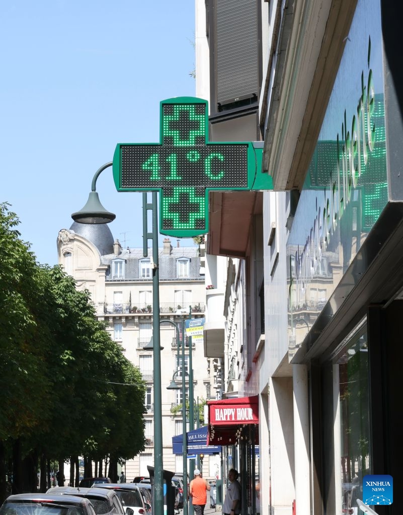 A pharmacy sign displays the outdoor temperature of 41 degrees Celsius in Paris, France, on June 22, 2026. (Photo: Xinhua)