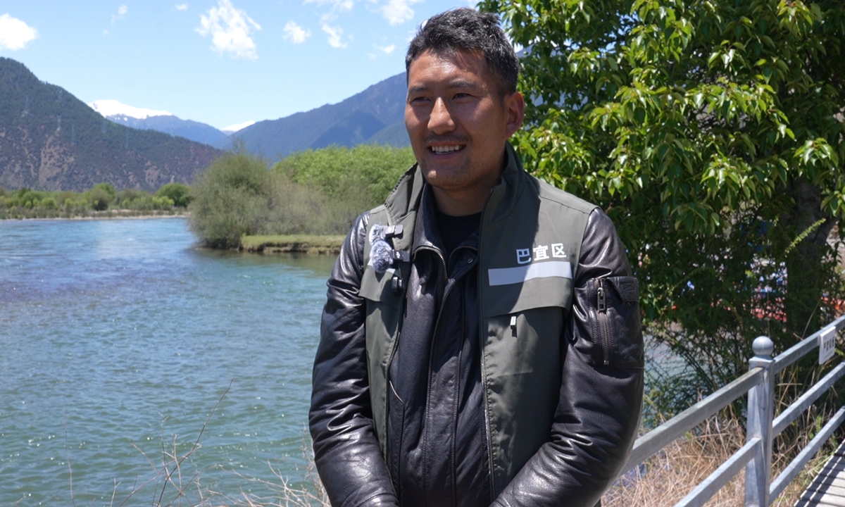 Pajia, a wetland ranger in Nyingchi
Photo: Yang Ruijia/GT