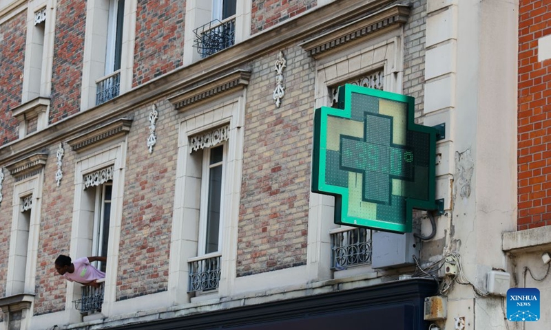 A pharmacy sign displays the outdoor temperature of 39 degrees Celsius in Paris, France, on June 22, 2026. (Photo: Xinhua)
