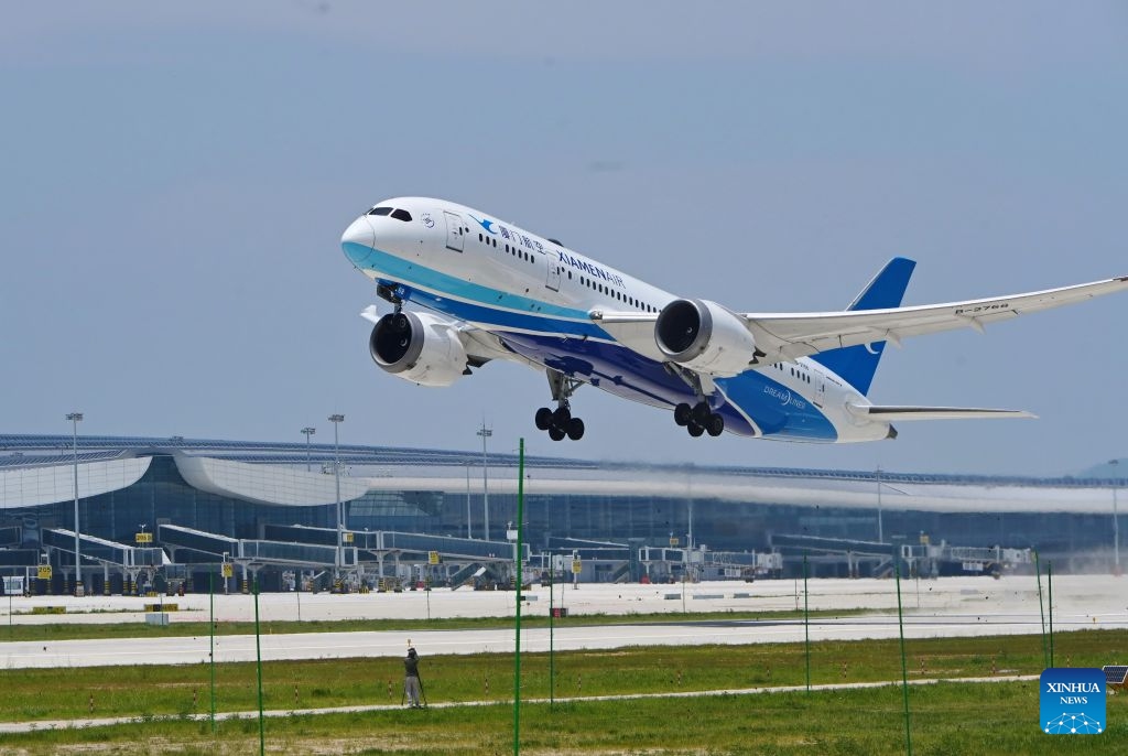A Xiamen Airlines airplane takes off at the Fuzhou Changle International Airport in Fuzhou, southeast China's Fujian Province, June 23, 2026. A direct flight route linking Fuzhou, capital city of southeast China's Fujian Province with Amsterdam, the capital of the Netherlands, was launched on Tuesday. The route is operated by Xiamen Airlines, offering two flights every week. (Photo: Xinhua)
