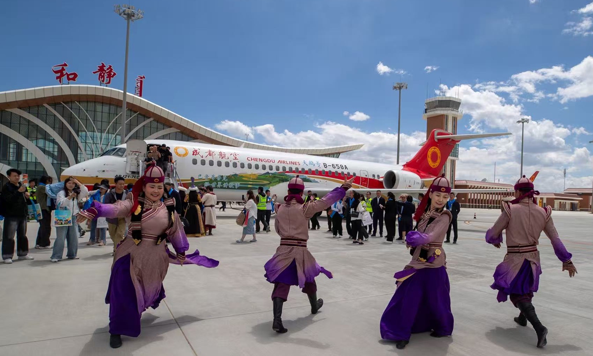 China's domestically developed C909 aircraft has opened its second high-altitude route, with a Chengdu Airlines flight landing at Bayanbulak Airport in Northwest China's Xinjiang Uygur Autonomous Region on June 23. Photo: Courtesy of COMAC