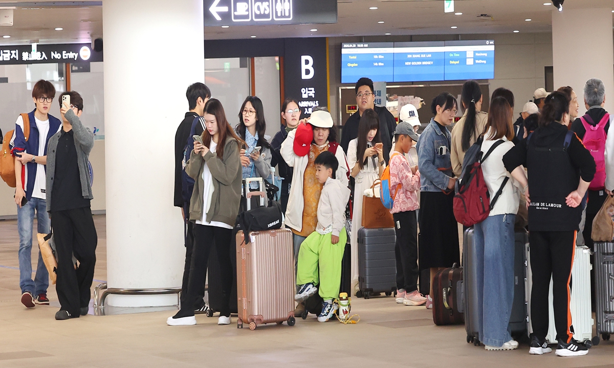 Chinese tourists arrive at Incheon Port International Passenger Terminal in Incheon, South Korea, preparing to spend the May Day holidays from May 1 to 5, on April 30, 2026. Photo: VCG