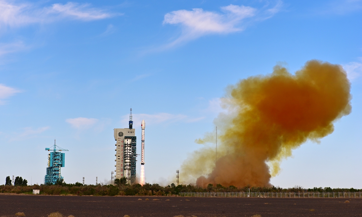A Long March-4B rocket carrying the Haiyang-2E satellite blasts off from the Jiuquan Satellite Launch Center in Northwest China on July 2, 2026. The new satellite is set to provide data services for national marine disaster prevention and mitigation, resource development, maritime security and oceanographic research. Photo: CNS Photo