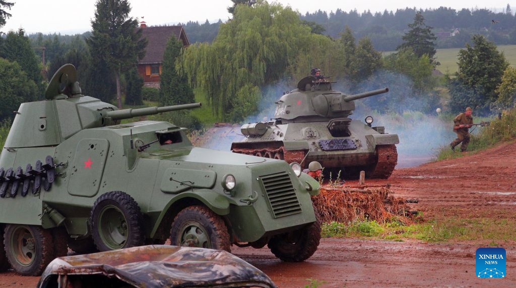 Military enthusiasts stage a reenactment of battling scenarios from the World War II to mark the Independence Day in Minsk, Belarus, July 3, 2026. (Photo: Xinhua)
