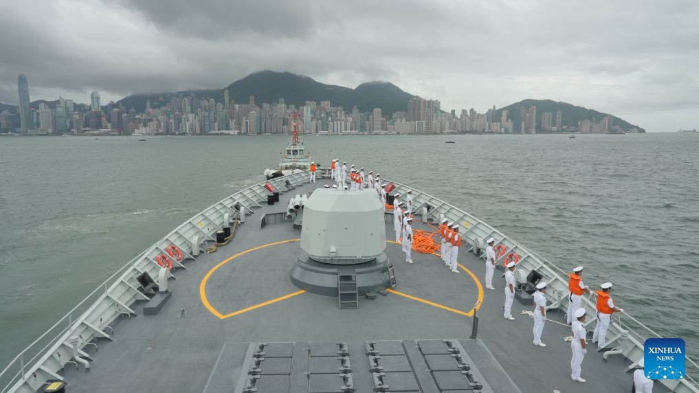 The guided-missile frigate Hengyang sails out of the pier of the Chinese People's Liberation Army (PLA) Hong Kong Garrison's naval base on Stonecutters Island in Hong Kong, south China, July 6, 2026. A fleet of the PLA Navy, consisting of guided-missile destroyer Nanning and guided-missile frigate Hengyang, left the Hong Kong Special Administrative Region (HKSAR) on Monday, wrapping up a five-day port call featuring open-ship events and cultural exchange activities. (Photo: Xinhua)