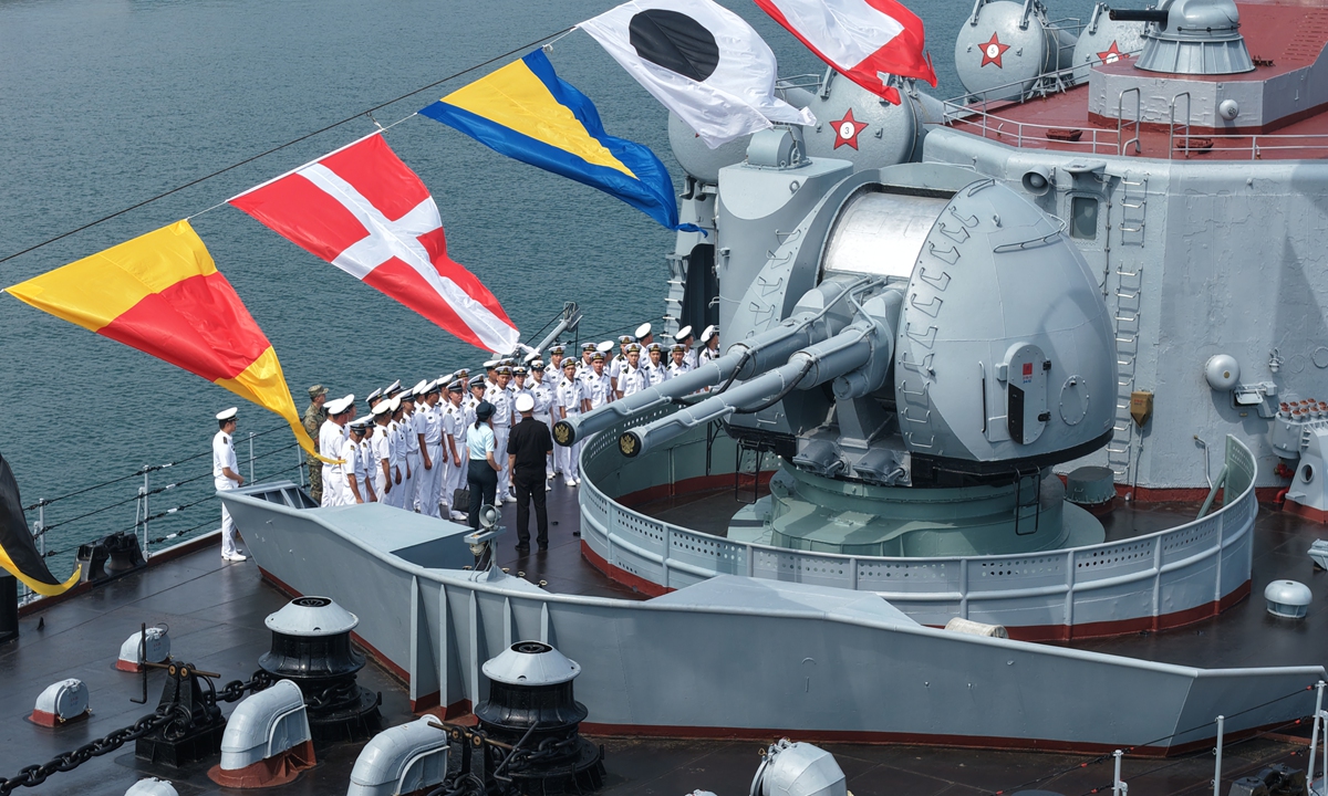 Chinese officers and sailors visit the Russian guided missile cruiser Varyag during a reciprocal warship tour as part of the China-Russia Joint Sea-2026 exercise in Qingdao, East China's Shandong Province, on July 8, 2026. Photo: Courtesy of Li Fengxiang
