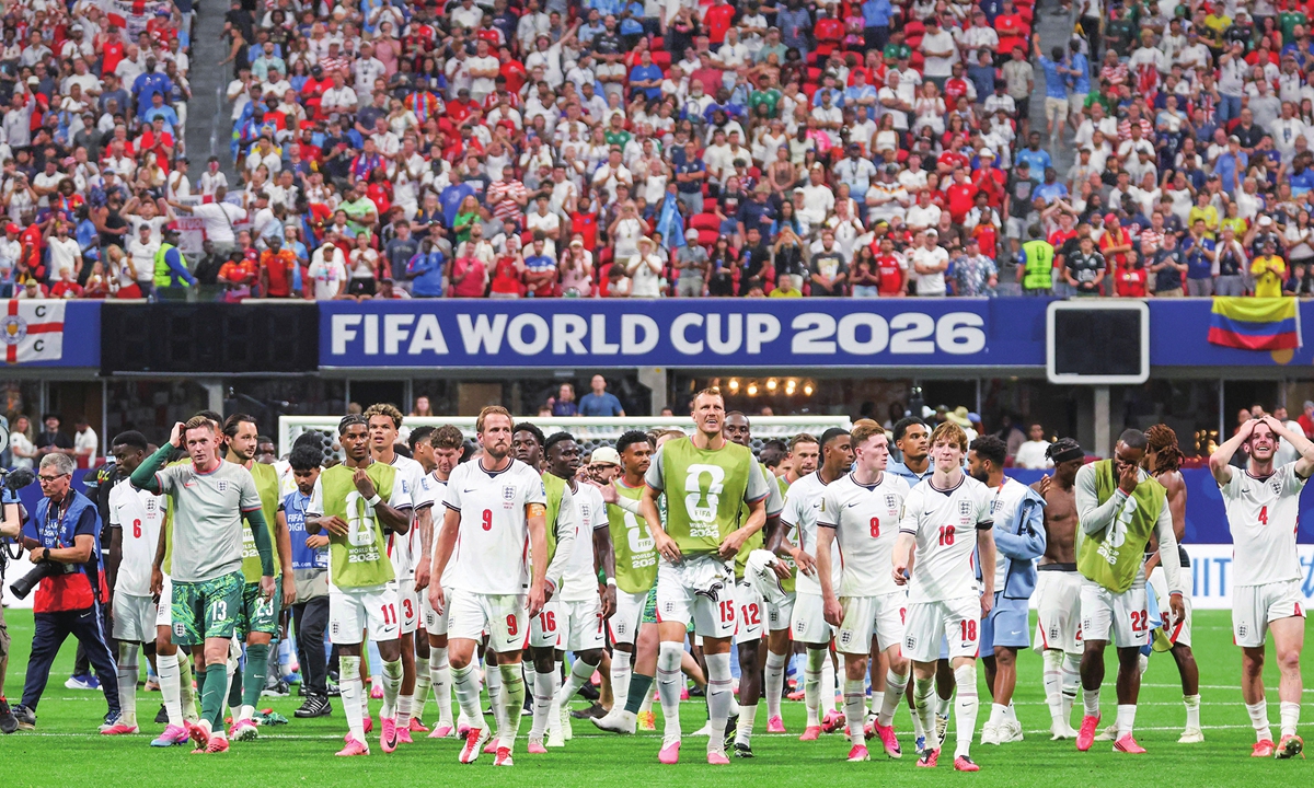 Athletes from team England walk across the field during the Round of 32 match between England and DR Congo at the 2026 FIFA World Cup. Photo: IC 