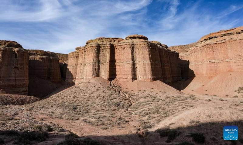 This photo taken on July 7, 2026 shows the view of a geopark in Sunan Yugur Autonomous County of Zhangye, northwest China's Gansu Province. The geopark covers an area of 17.34 square kilometers. The park features unique landforms with towering peaks, rugged mountains, jagged rock pillars, and vibrant colors. (Photo: Xinhua)