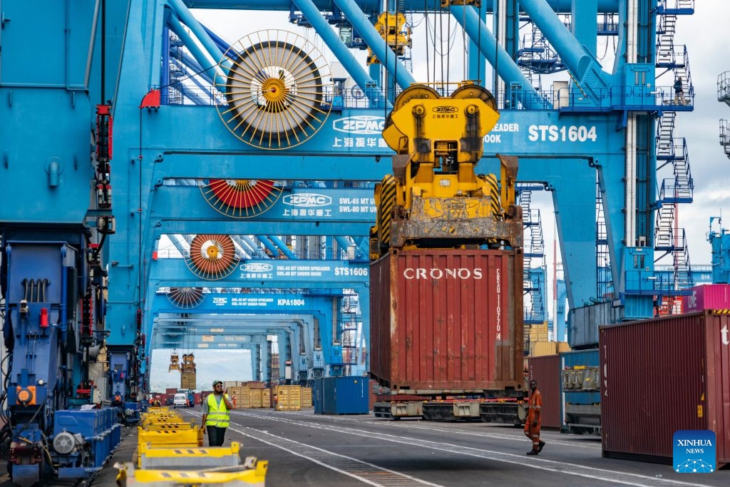 A crane hoists containers at the Port of Mombasa in Mombasa, Kenya, July 8, 2026. The Port of Mombasa, located on Kenya's southeastern coast along the Indian Ocean, is the largest port in East Africa. (Photo: Xinhua)