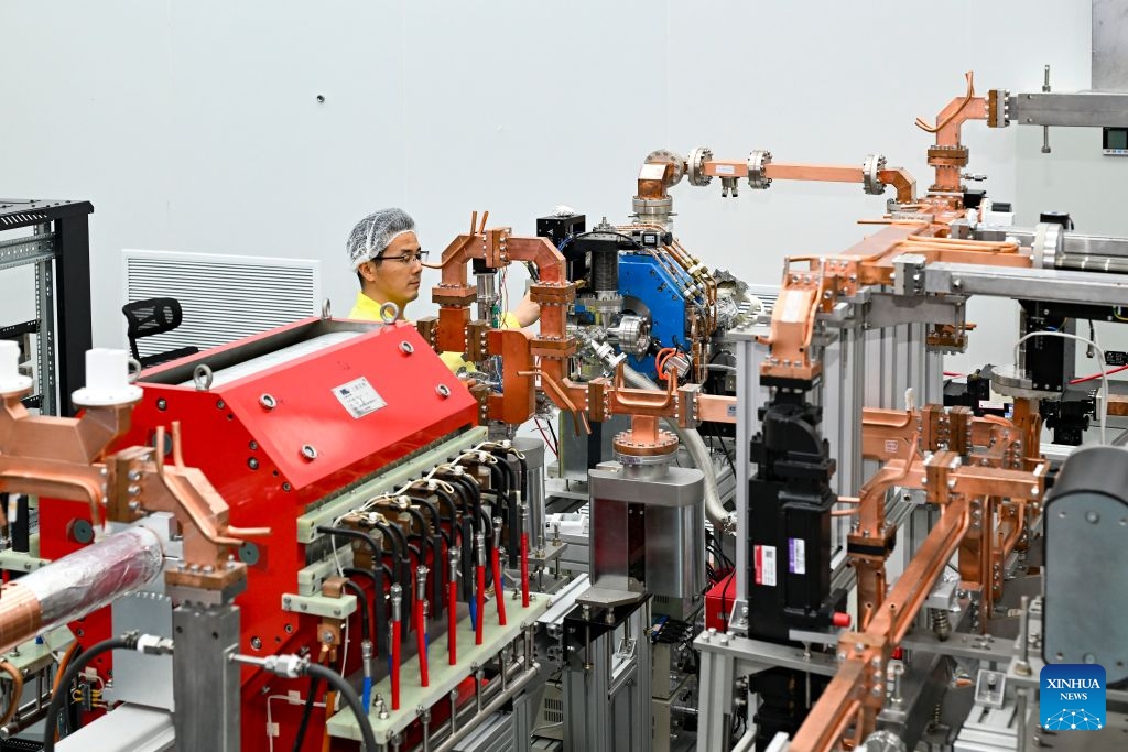 A researcher tests an electron accelerator at a laboratory of the Tsung-Dao Lee Institute of Shanghai Jiao Tong University in Shanghai, east China, July 7, 2026. Tsung-Dao Lee Institute of Shanghai Jiao Tong University in east China's Shanghai has been working to accelerate the construction of China's first dedicated laboratory astrophysics research platform. (Photo: Xinhua)
