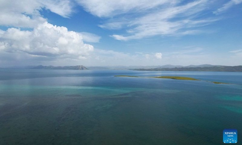 A drone photo taken on July 7, 2026 shows a view of Donggi Cona Lake in Tibetan Autonomous Prefecture of Golog, northwest China's Qinghai Province. (Photo: Xinhua)