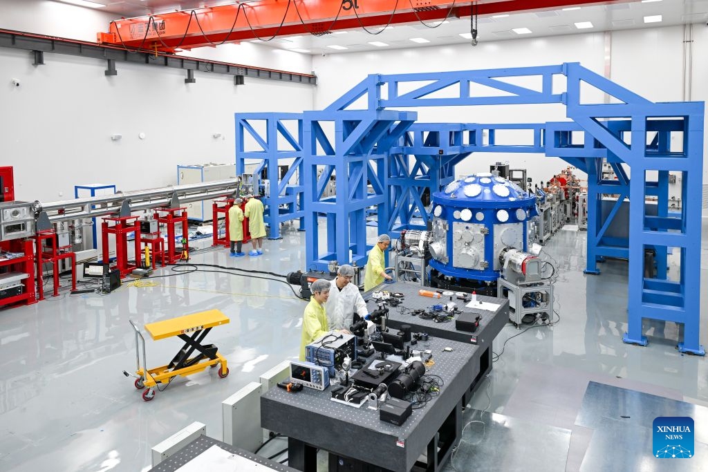 Researchers test equipment at a laboratory of the Tsung-Dao Lee Institute of Shanghai Jiao Tong University in Shanghai, east China, July 7, 2026. Tsung-Dao Lee Institute of Shanghai Jiao Tong University in east China's Shanghai has been working to accelerate the construction of China's first dedicated laboratory astrophysics research platform. (Photo: Xinhua)
