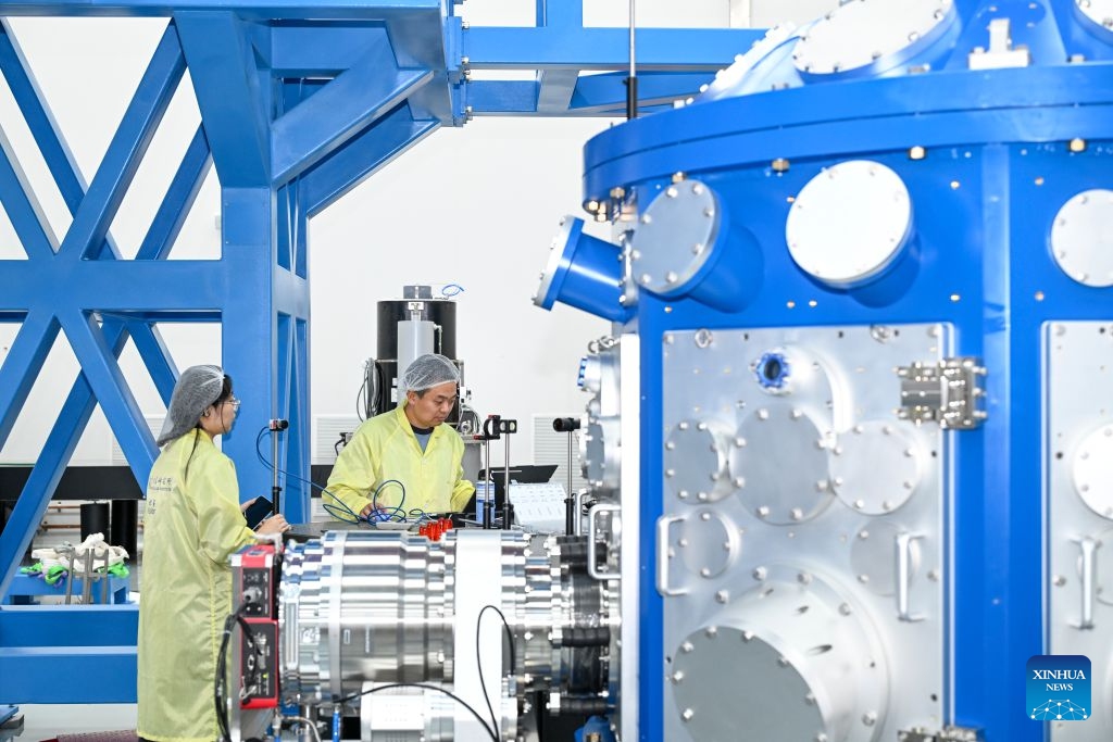Researchers test equipment at a laboratory of the Tsung-Dao Lee Institute of Shanghai Jiao Tong University in Shanghai, east China, July 7, 2026. Tsung-Dao Lee Institute of Shanghai Jiao Tong University in east China's Shanghai has been working to accelerate the construction of China's first dedicated laboratory astrophysics research platform. (Photo: Xinhua)