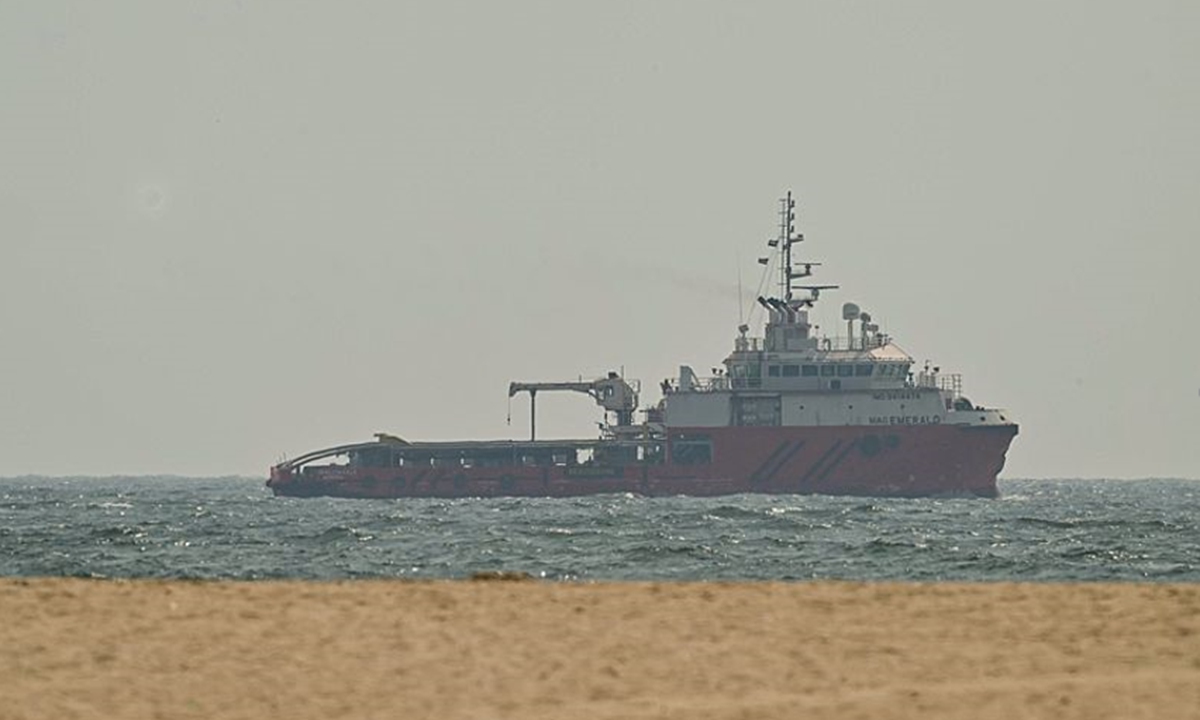 US, Iran exchange fresh strikes amid Hormuz disputes; US unfreezing Iranian assets, easing sanctions may create room for further talks, says expert