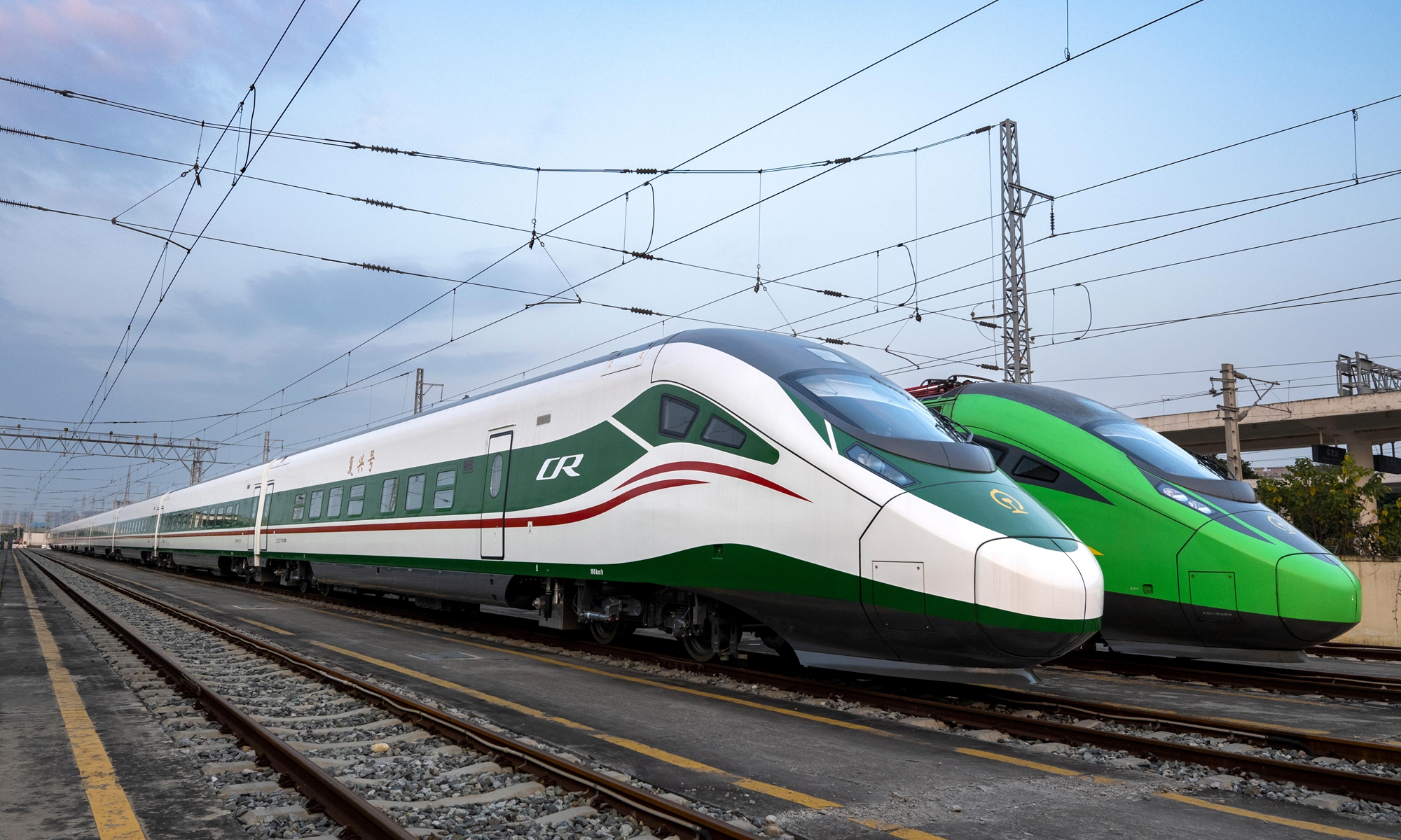 A power-concentrated EMU train with a designed speed of 160 kilometers per hour, developed by CRRC Tangshan Co., Ltd., runs on a railway line. Photo: Courtesy of CRRC Tangshan Co., Ltd.