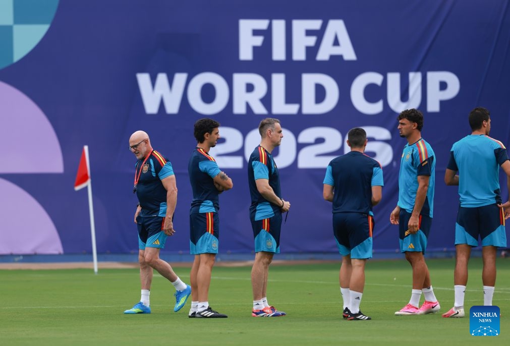 Luis de la Fuente (1st L), head coach of Spain, is seen before a training session ahead of the semi-final match between France and Spain at the 2026 FIFA World Cup in Dallas, the United States, on July 13, 2026. (Photo: Xinhua)