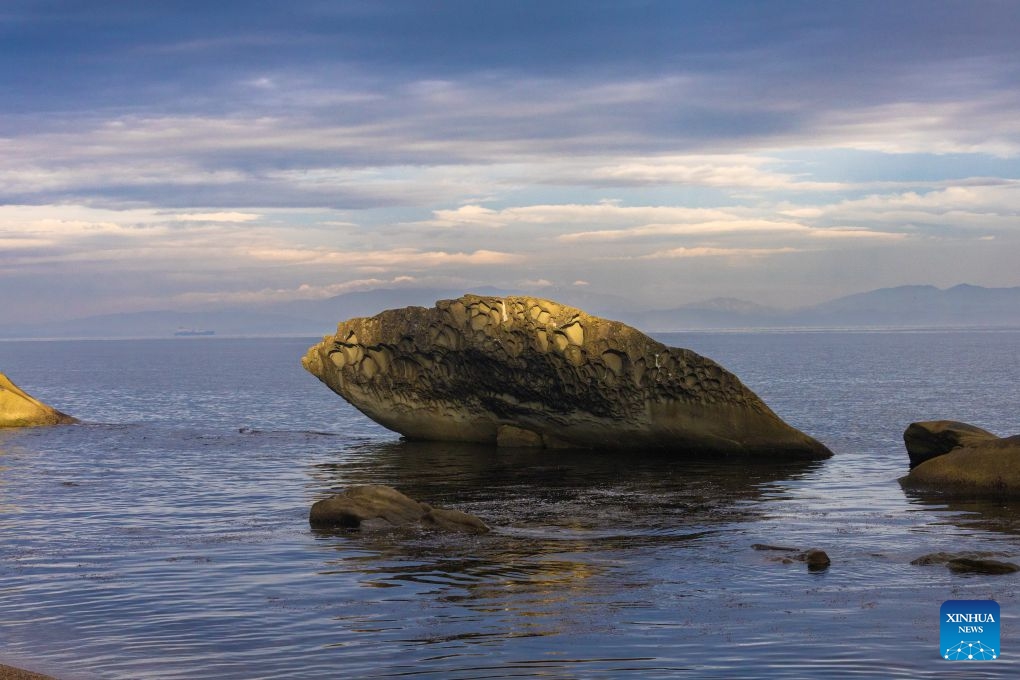 This photo taken on July 13, 2026 shows a view of the Sun Beach in Vladivostok, Russia. Sun Beach is famous for its unique rock formations, some of which resemble animals such as seals and toads. (Photo: Xinhua)