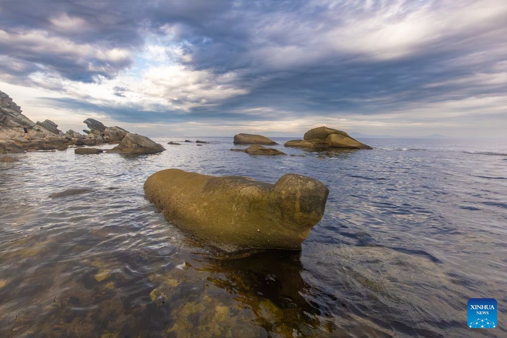 This photo taken on July 13, 2026 shows a view of the Sun Beach in Vladivostok, Russia. Sun Beach is famous for its unique rock formations, some of which resemble animals such as seals and toads. (Photo: Xinhua)