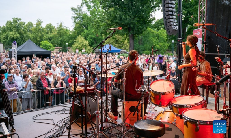 A band performs at the Bohemia JazzFest in the Royal Garden of Prague Castle in Prague, the Czech Republic, July 14, 2026. (Photo: Xinhua)