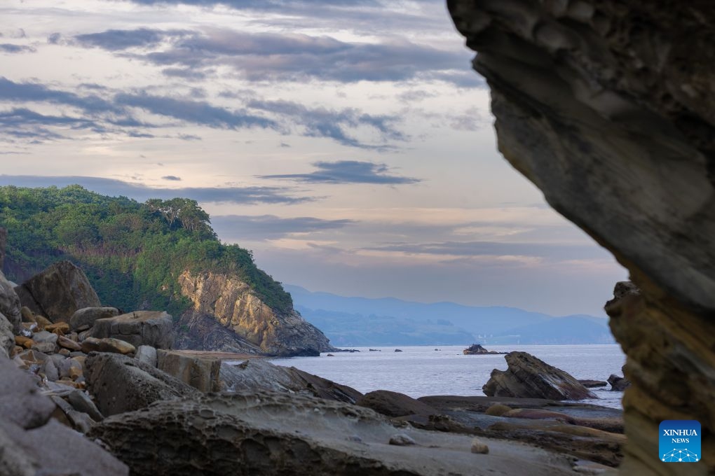 This photo taken on July 13, 2026 shows a view of the Sun Beach in Vladivostok, Russia. Sun Beach is famous for its unique rock formations, some of which resemble animals such as seals and toads. (Photo: Xinhua)