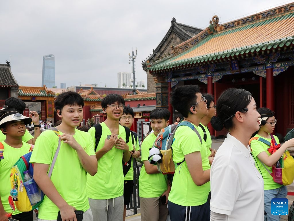 Members of a study tour visit Shenyang Palace Museum in Shenyang, northeast China's Liaoning Province, July 10, 2026. Nearly 50 international teachers and students from five countries, including Mongolia, Greece, Thailand, Vietnam and Indonesia, joined the study tour, visiting modern agricultural production sites in northern China and enjoying immersive experiences of traditional Chinese culture. (Photo: Xinhua)