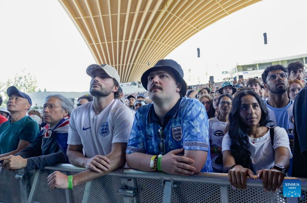 Fans of Team England react during the semifinal match of the 2026 FIFA World Cup between Argentina and England at the FIFA Fan Festival in Vancouver, Canada, July 15, 2026. (Photo: Xinhua)
