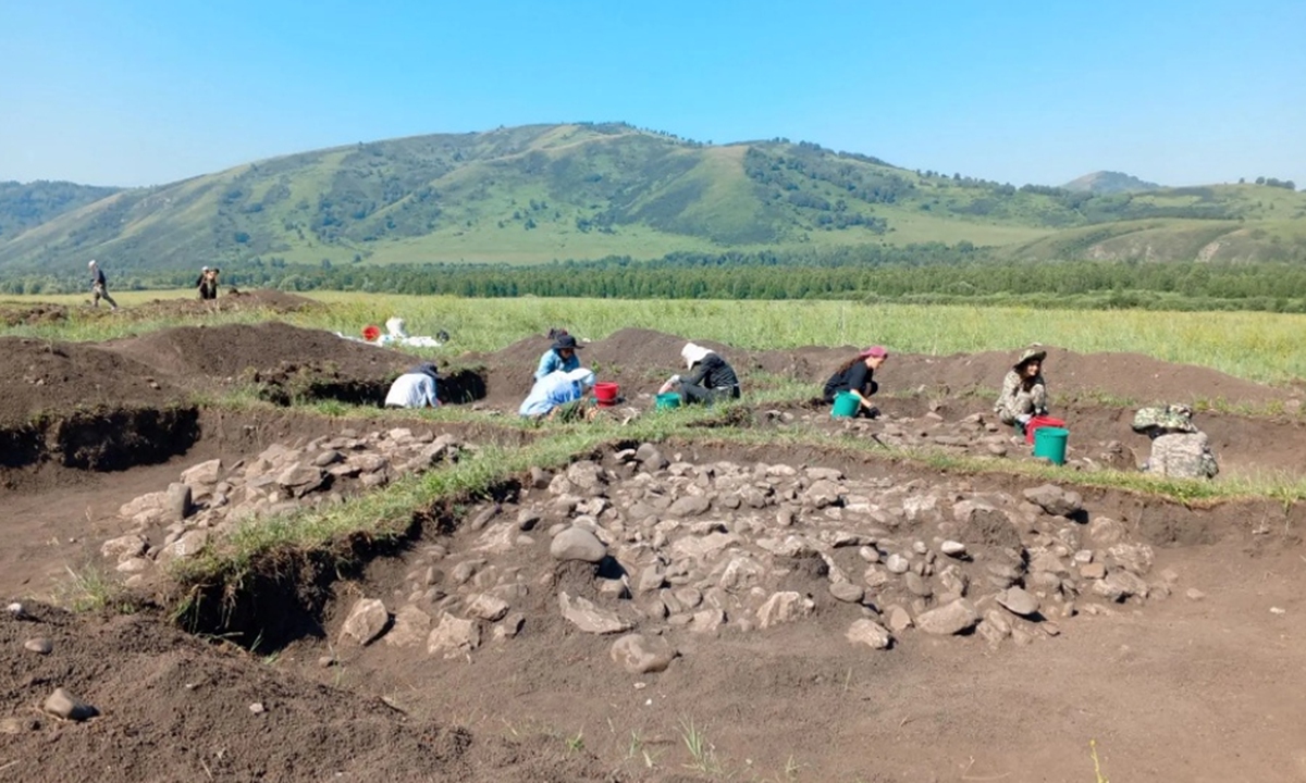 The team works at the archaeological excavation site in the Altai region. Photo: Courtesy of Shao Huiqiu