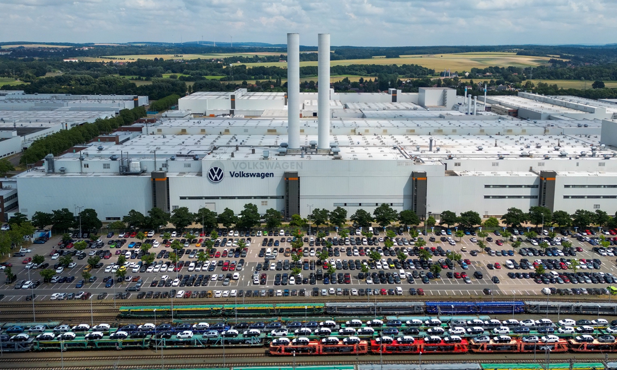 A view of the Volkswagen plant in Zwickau, Saxony. According to media reports, up to 100,000 jobs are at risk. Photo: VCG