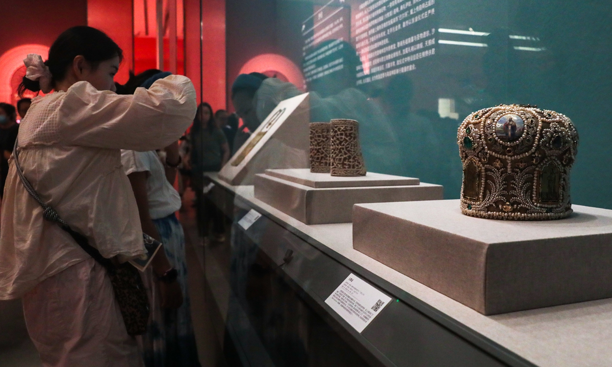 Visitors view exhibits during the exhibition Treasures of the Kremlin: From Peter the Great to Catherine the Great at Hubei Provincial Museum in Wuhan, Central China's Hubei Province, on July 20, 2026. The exhibition features 129 sets of precious artifacts dating from the 17th to 18th centuries, showcasing the rise, reforms and prosperity of the Russian Empire.. Photo: CNS Photo