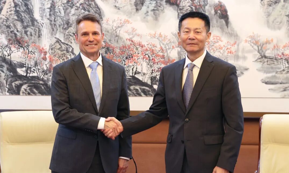 China Securities Regulatory Commission (CSRC) Chairman Wu Qing (right) meets John Graham, President and Chief Executive Officer of Canada Pension Plan Investment Board (CPP Investments), on July 22, 2026. Photo: CSRC