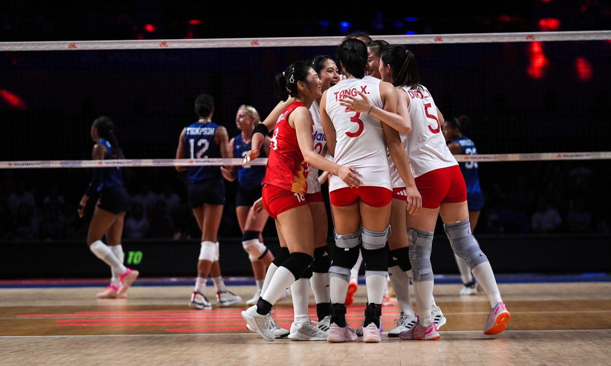 Chinese female volleyball players celebrate a point during the quarterfinal match against the US at the Women's Volleyball Nations League (VNL) 2026 Finals in Macao, South China, on July 23, 2026. China won 3-2. Photo: VCG