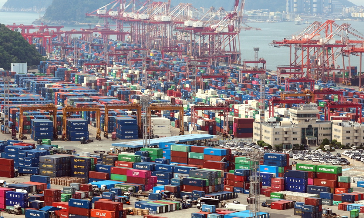 Containers are stacked at the New Port terminal of Busan Port in Busan, South Korea, on June 1, 2026. Photo: VCG