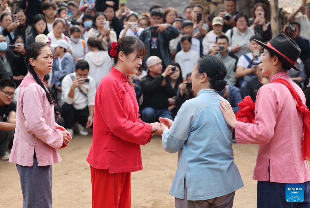This file photo taken in October 2024 shows villagers performing a short play in Yinan County, Linyi City, east China's Shandong Province. (Xinhua)