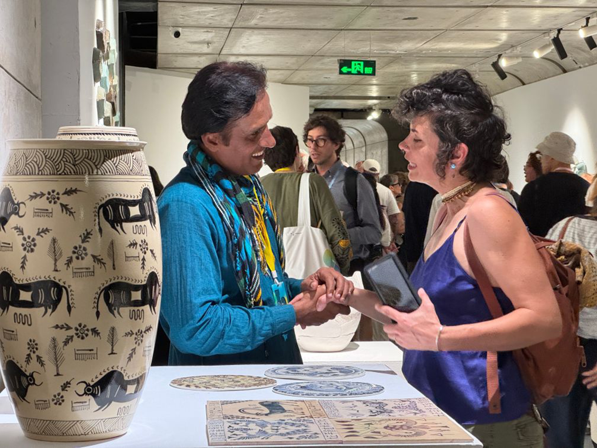 Foreign artists are seen during the 2026 Congress of the International Academy of Ceramics in Jingdezhen, east China's Jiangxi Province.  (Photo by Liu Bin/Xinhua)
