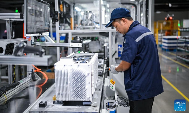 A staff member works in an energy storage production workshop at the Sigenergy Nantong Smart Energy Center in Nantong, east China's Jiangsu Province, July 24, 2026. Unlike traditional factories, Sigenergy has achieved a leap from single-point automation to full-process collaborative intelligence. Every key piece of equipment here is connected to the industrial internet, realizing the practical integration of AI plus energy.
Sigenergy is one of the Chinese new energy enterprises who are adhering to technological innovation and actively reshaping the new pattern of intelligent manufacturing. Photo: Xinhua