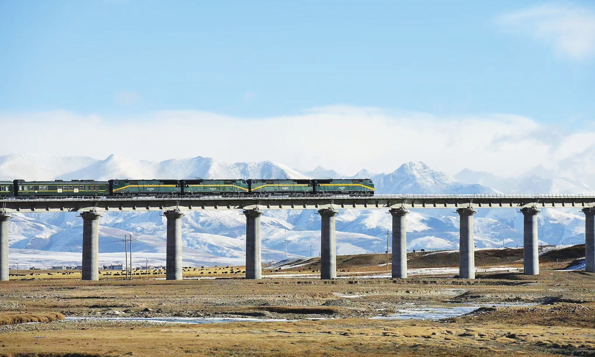 A train travels across a bridge in Damxung county, Southwest China's Xizang Autonomous Region on July 1 2026. Photo: VCG