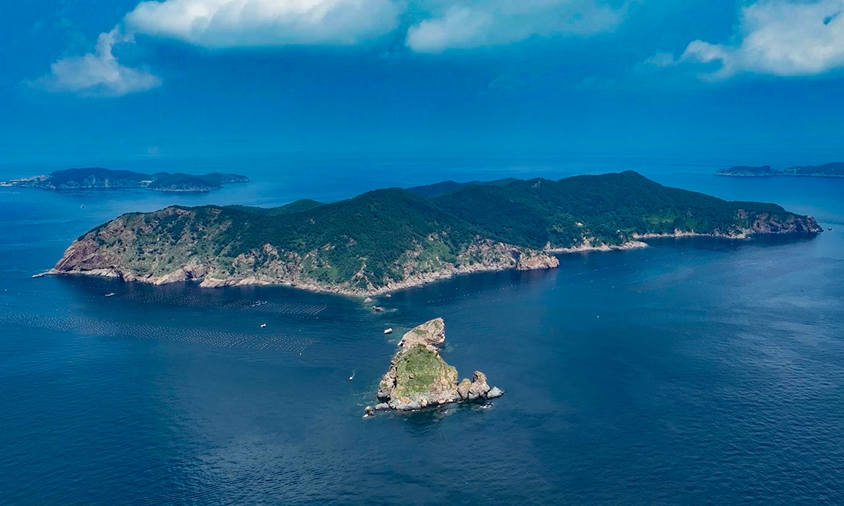The Migratory Bird Sanctuaries along the Coast of the Yellow Sea-Bohai Gulf of China
