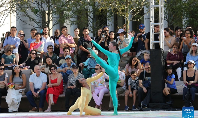 Artists perform a contemporary dance at a Chinese Arts Week at Lincoln Center in New York, the United States, on July 23, 2026. (Xinhua/Zhang Fengguo)
