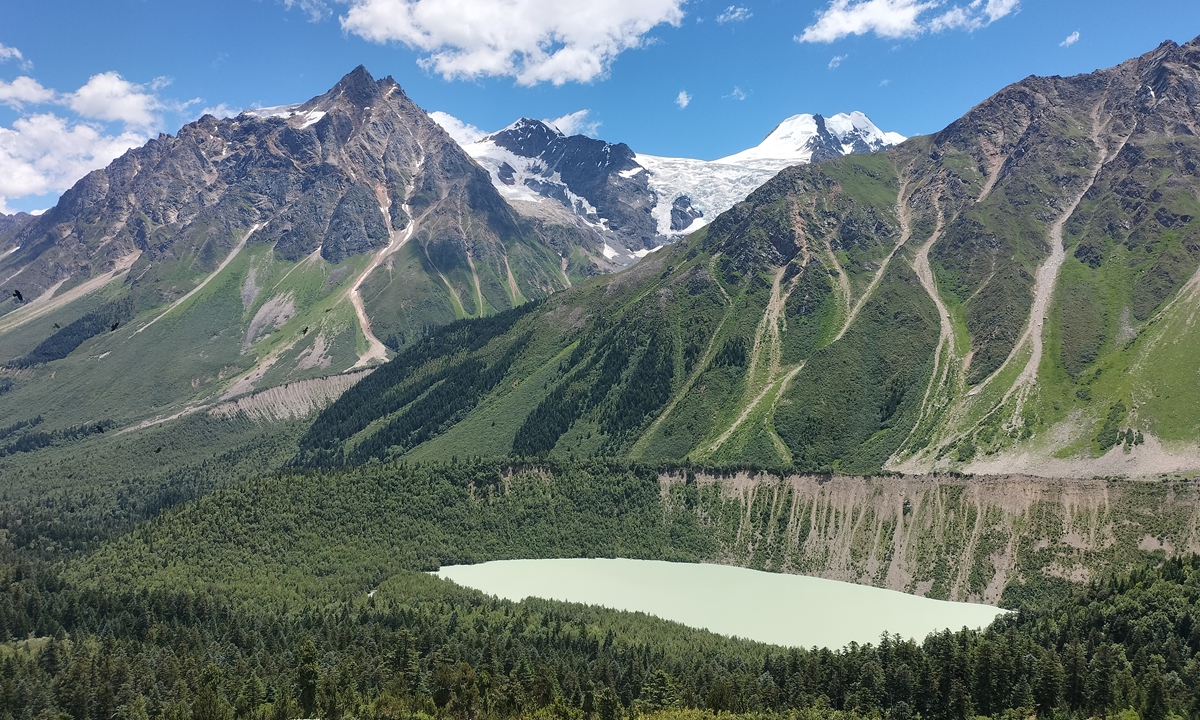 A view of Chunjicuo Lake in Zayu County, Nyingchi, Southwest China's Xizang Autonomous Region Photo: Courtesy of Nyingchi Water Resources Bureau