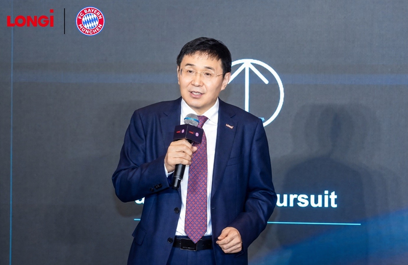 Zhong Baoshen delivers remarks at the partnership launch ceremony.