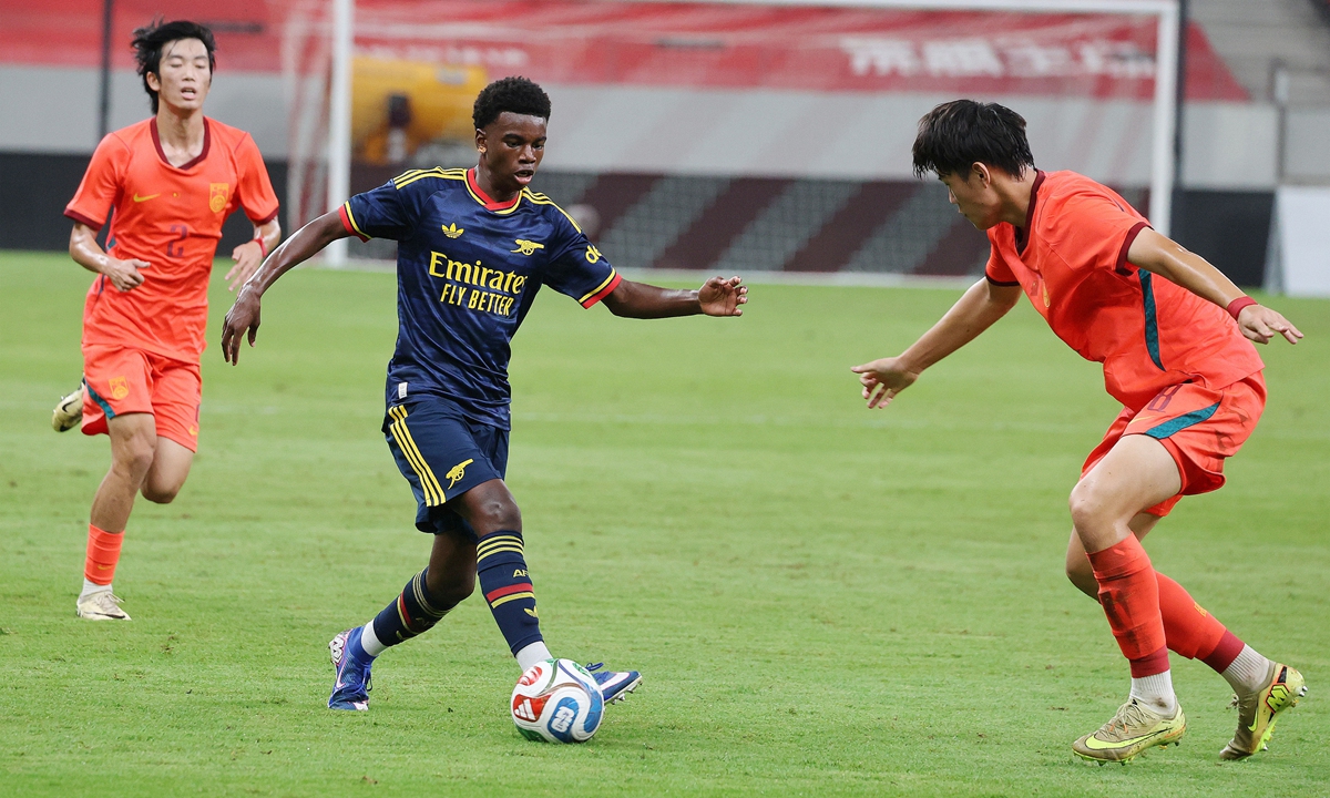 An Arsenal U17 player controls the ball during a match against China U17 at the Shanghai Future Star Cup in Shanghai on August 3, 2026. Photo: VCG