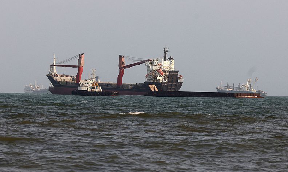 Vessels are seen in the Strait of Hormuz, off the port city of Bandar Abbas in southern Iran on August 10, 2026. Photo: VCG